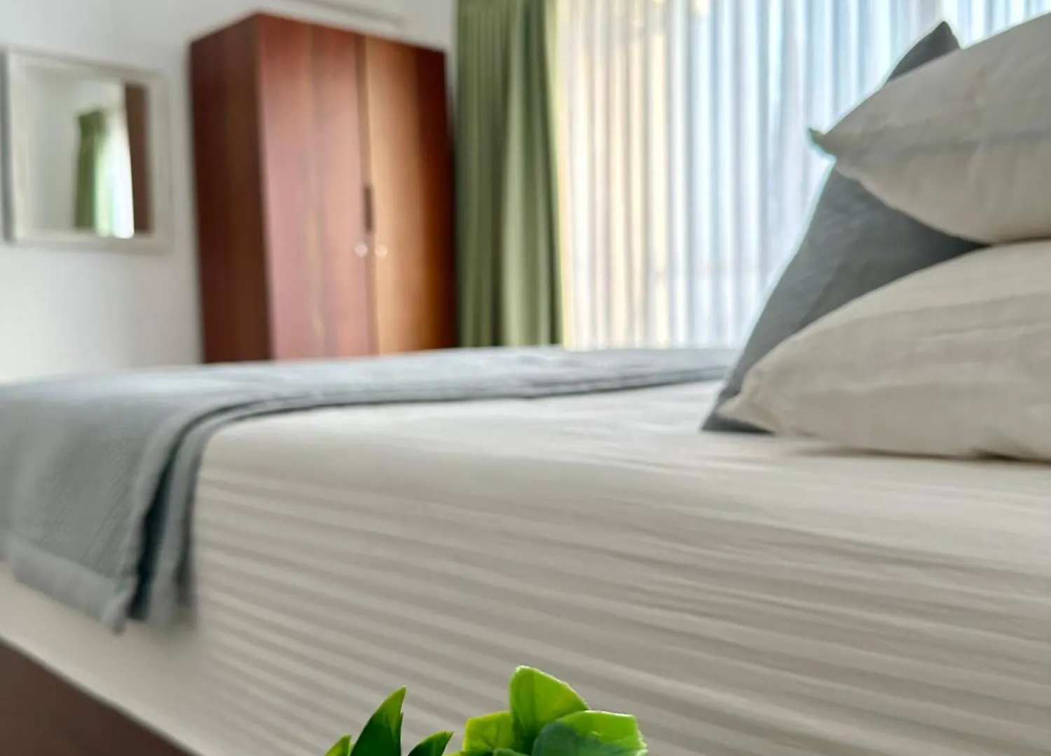 Ocean Breeze Hotel Residencies Britlanka Apartments Negombo