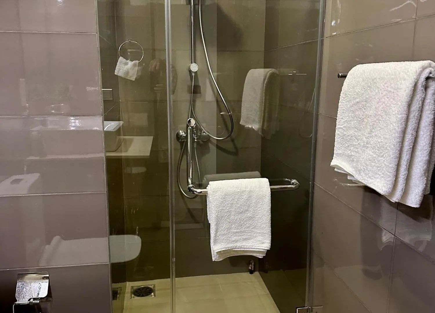 Ocean Breeze Hotel Residencies Britlanka Apartments Negombo Sri Lanka