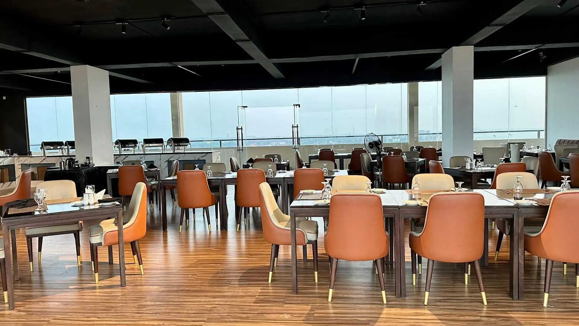 Ocean Breeze Hotel Residencies Britlanka Apartments Negombo