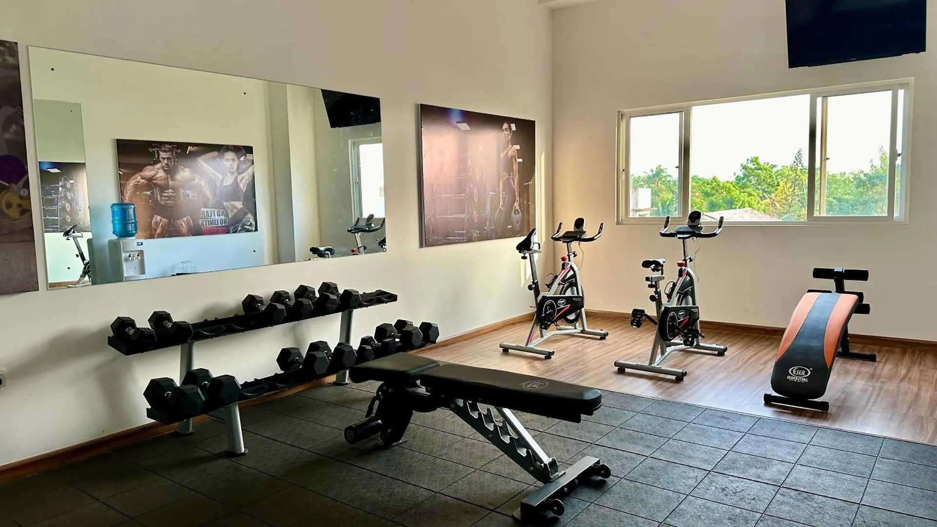 Ocean Breeze Hotel Residencies Britlanka Apartments Negombo