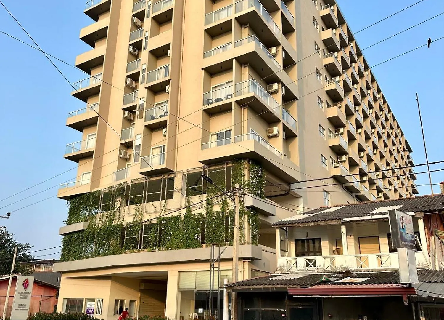 Ocean Breeze Hotel Residencies Britlanka Apartments Negombo
