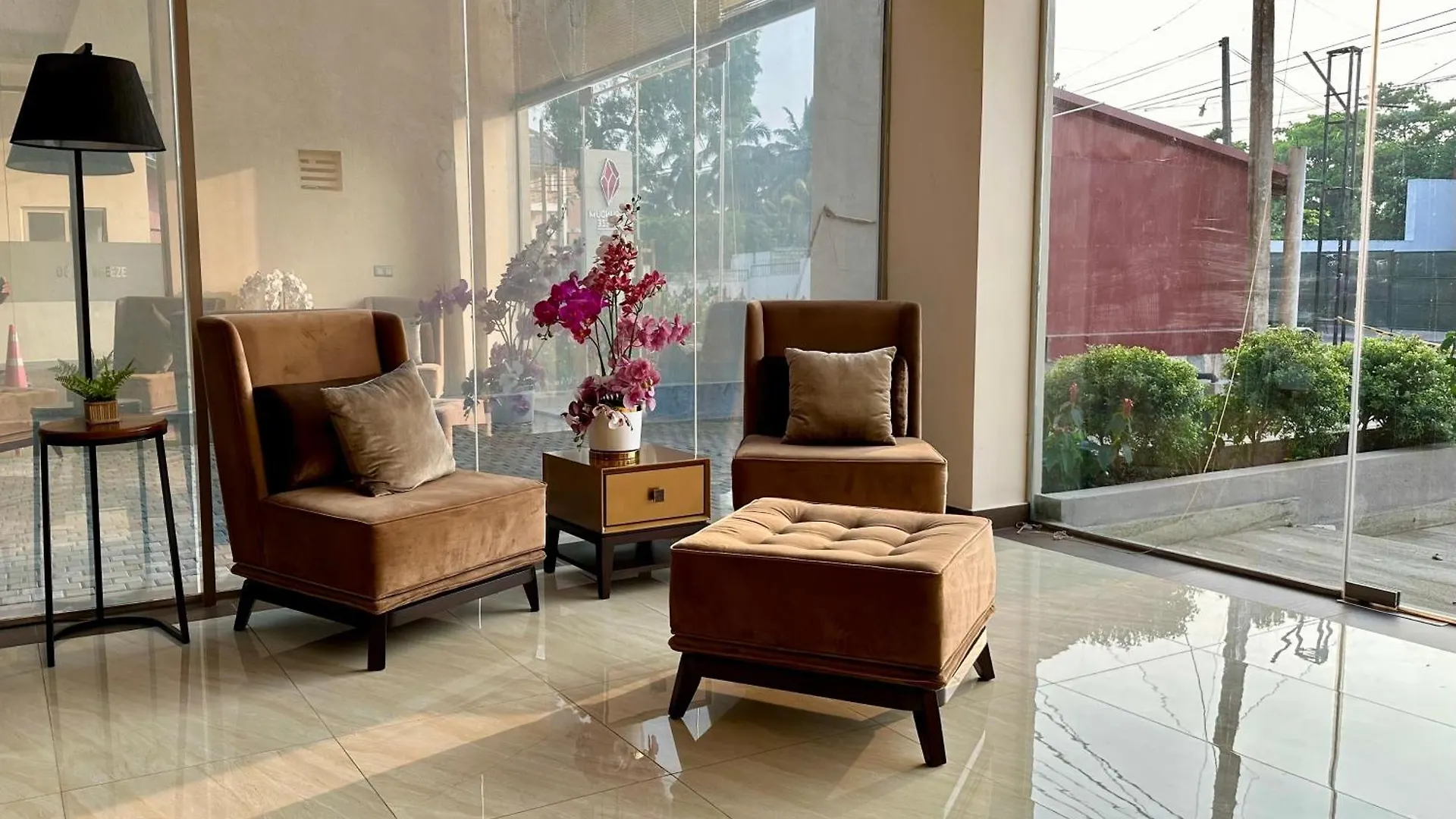Ocean Breeze Hotel Residencies Britlanka Apartments Negombo