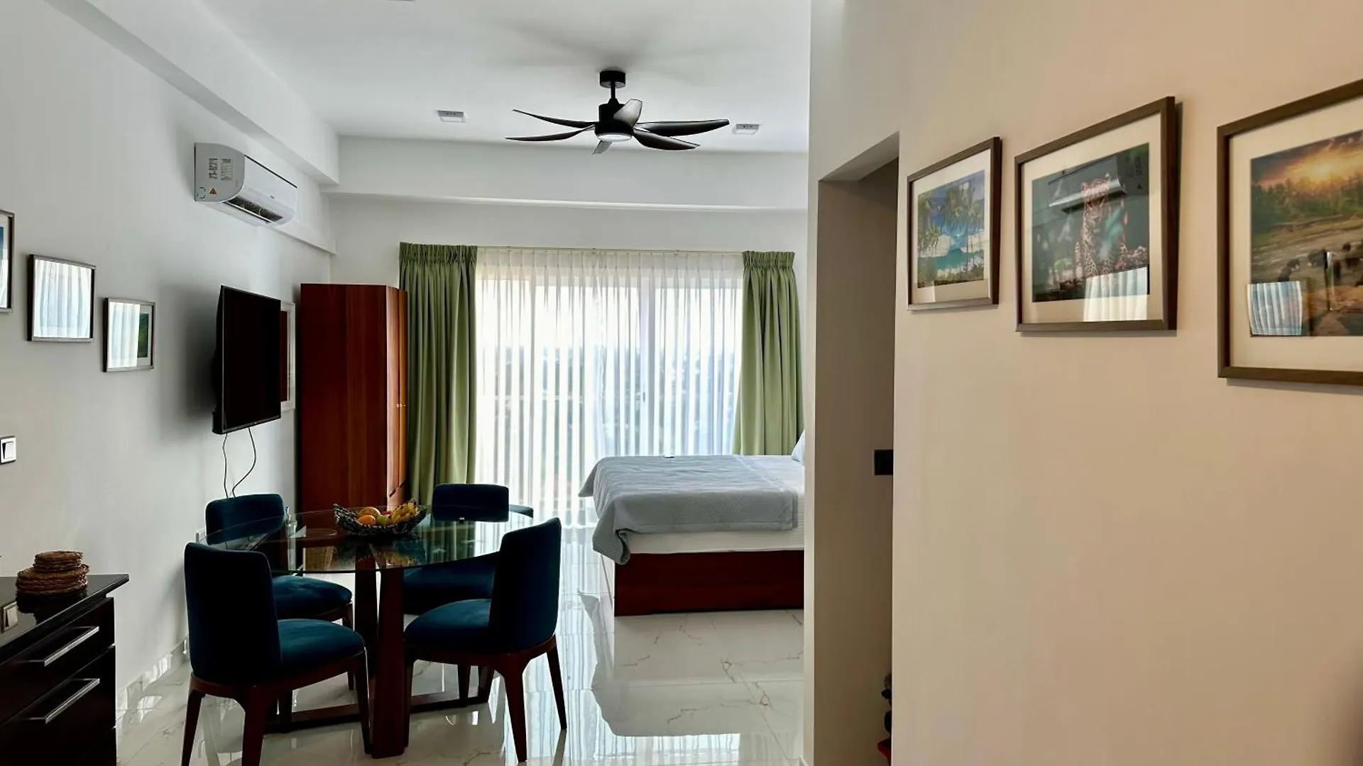 Ocean Breeze Hotel Residencies Britlanka Apartments Negombo